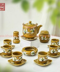 Am Tra Mau Xua Da Vang Quai Dong Ve Sen Trang.jpg