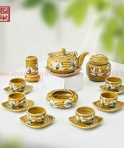 Bo Am Tra Dep Quai Dong Lien Hoa Men Vang Gom Bat Trang.jpg