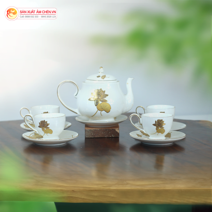 Bộ Ấm Chén Hoa Sen Nổi Kẻ Chỉ Vàng
