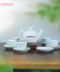 Bộ Ấm Chén Trăng Khuyết In Logo Kẻ Chỉ Vàng